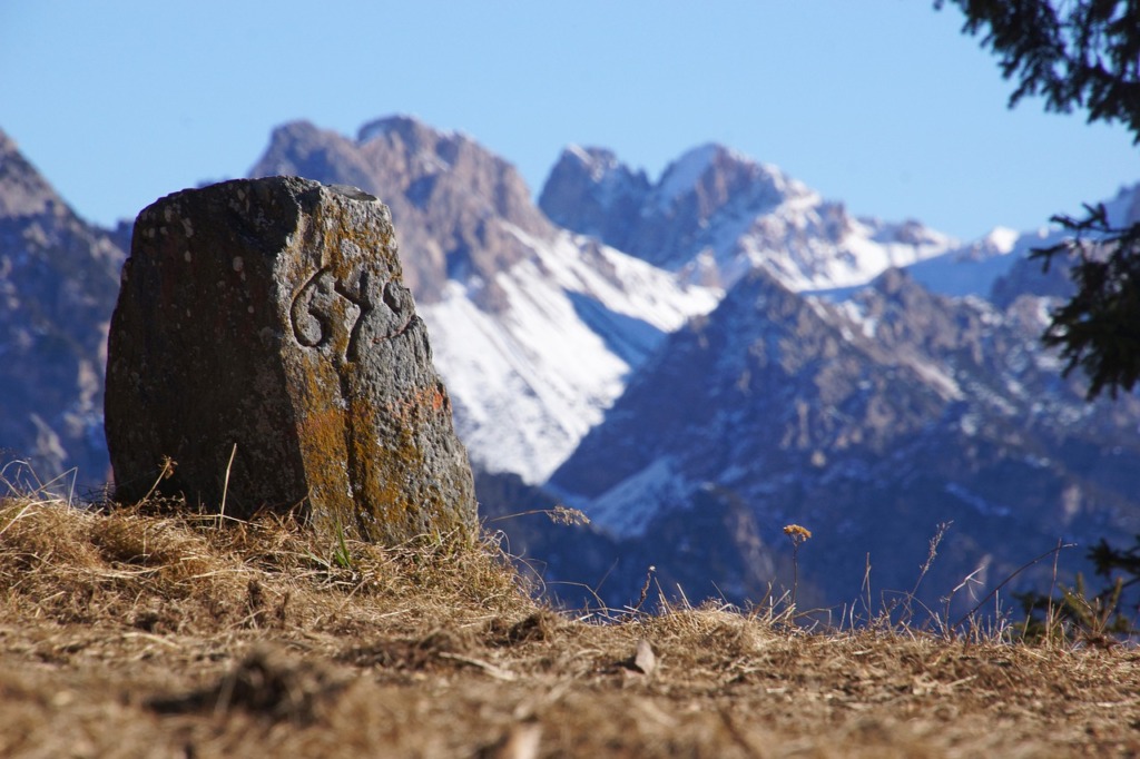 Dolomites Mountains Boulder Stone  - rottonara / Pixabay