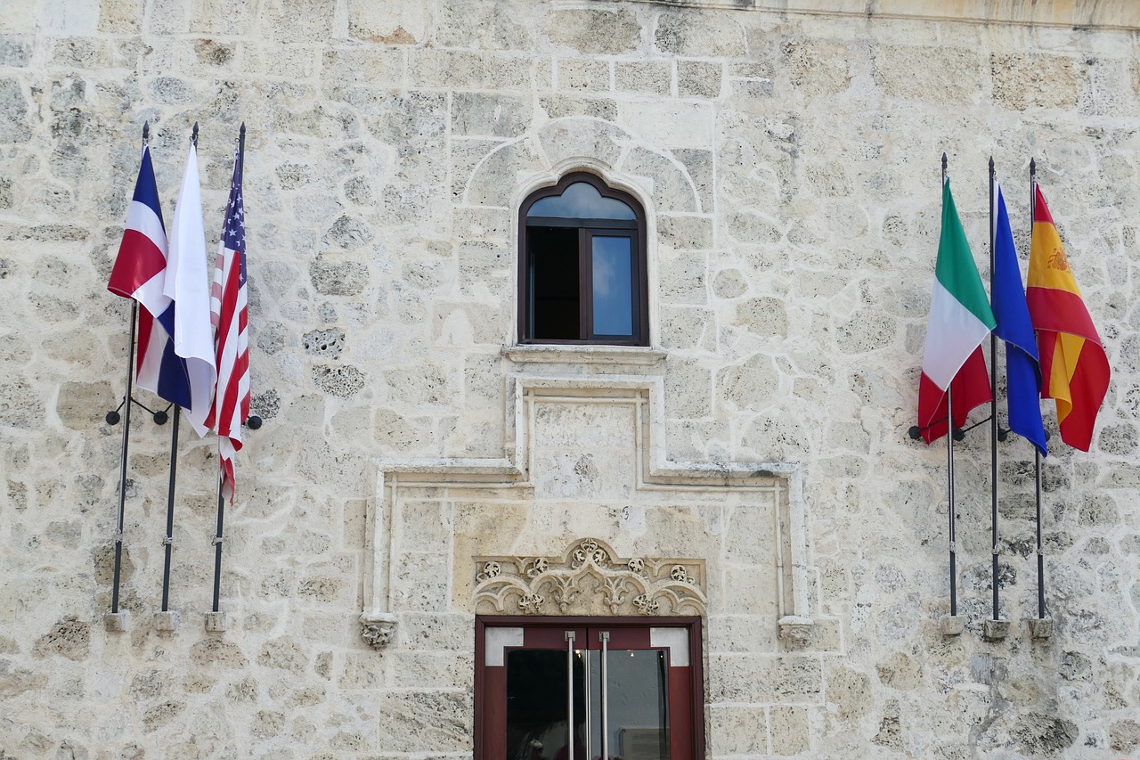 Dominican Republic Domrep  - falco / Pixabay