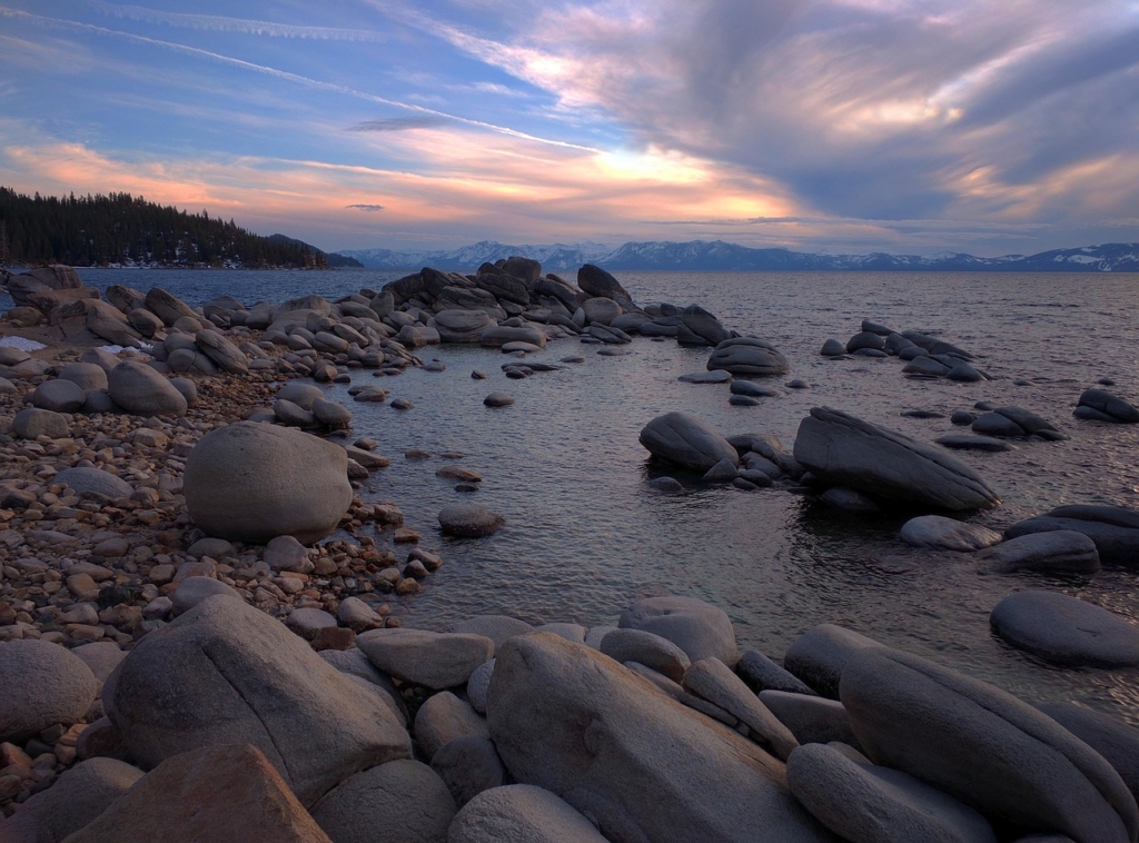 Dusk Lake Nature Water California  - AlwaysWanderlust / Pixabay