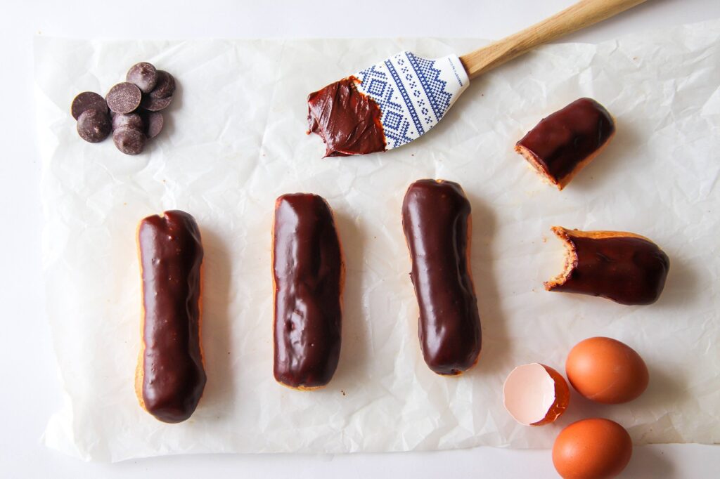 Eclair Chocolate Eclair Chocolate  - blandinejoannic / Pixabay