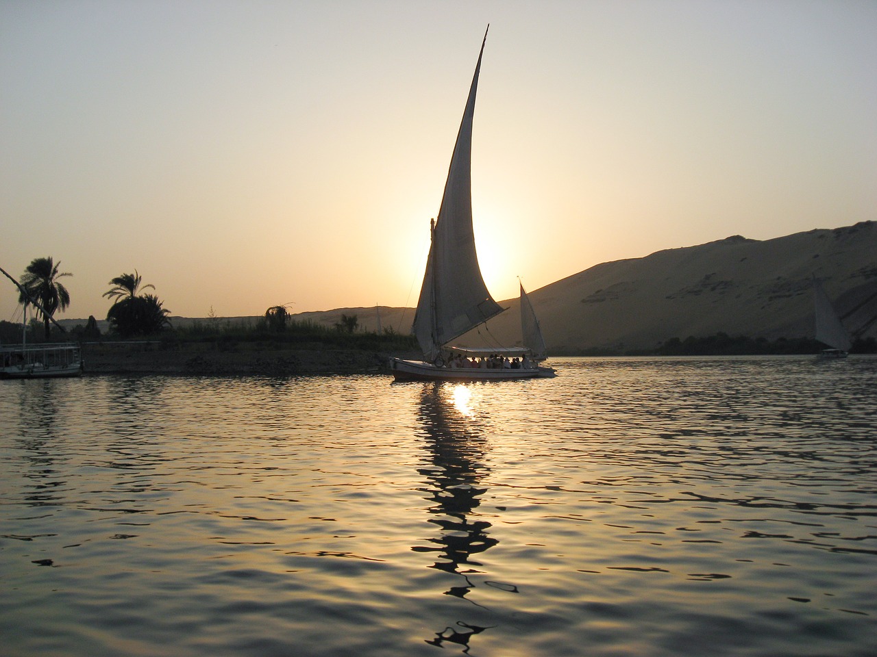 Egypt Nile Felucca Sunset  - jackmac34 / Pixabay