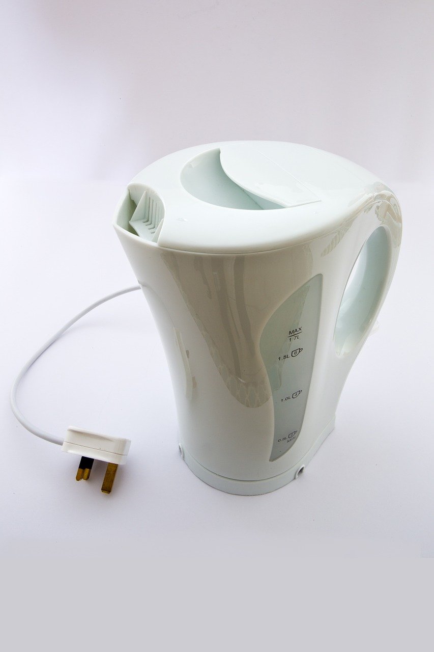 Electric Kettle Plastic White  - RonPorter / Pixabay