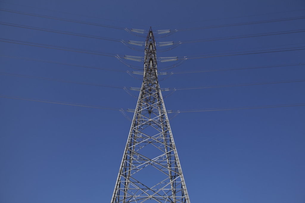 Electricity High Voltage Line Line  - onderortel / Pixabay