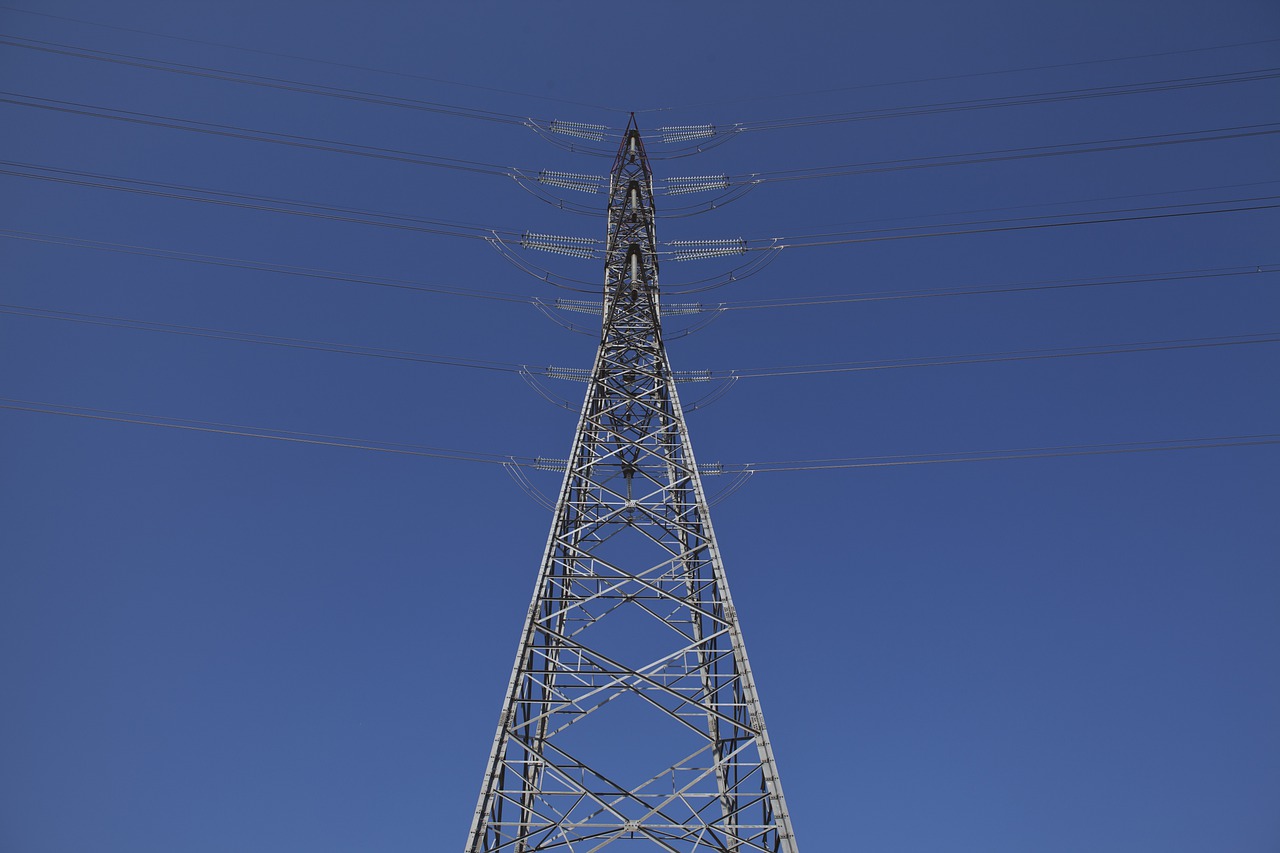 Electricity High Voltage Line Line  - onderortel / Pixabay