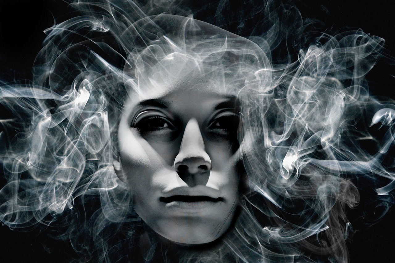 Face Soul Head Smoke Portrait  - geralt / Pixabay