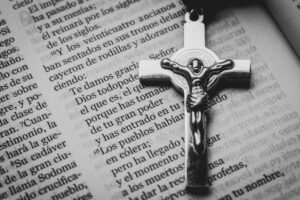 Faith Religion God Jesus Bible  - AndreCrespoG / Pixabay