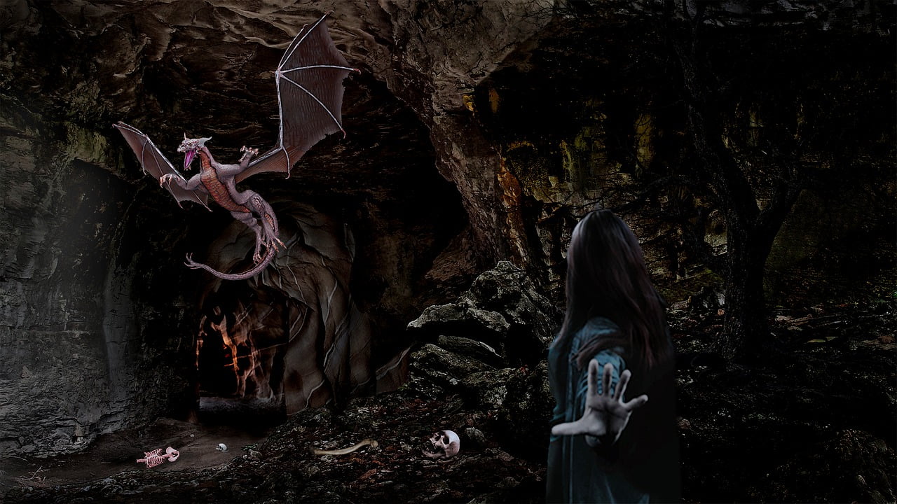 Fantasy Dragon Woman Female Cave - Celtenator / Pixabay