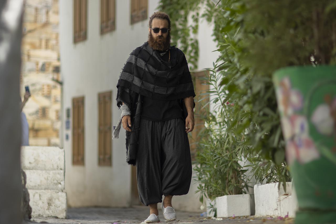 Fashion Style Portrait Curly Hair  - mostafa_meraji / Pixabay