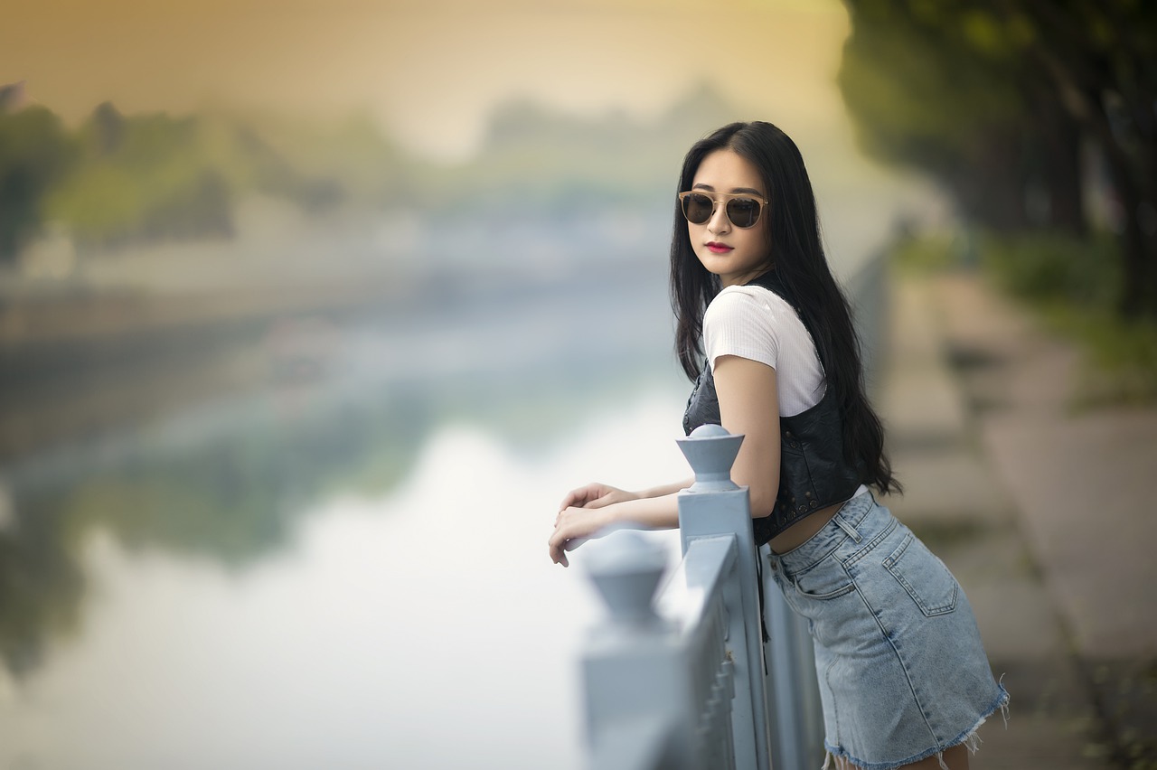Fashion Woman Beautiful Sunglasses  - TieuBaoTruong / Pixabay