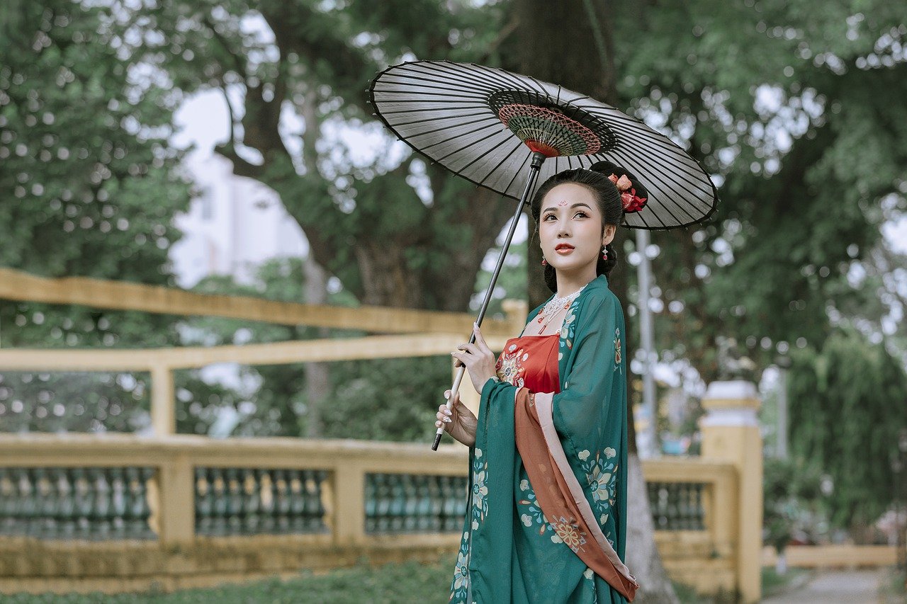 Fashion Woman Chinese Dress Ancient  - CaiHuuThanh / Pixabay