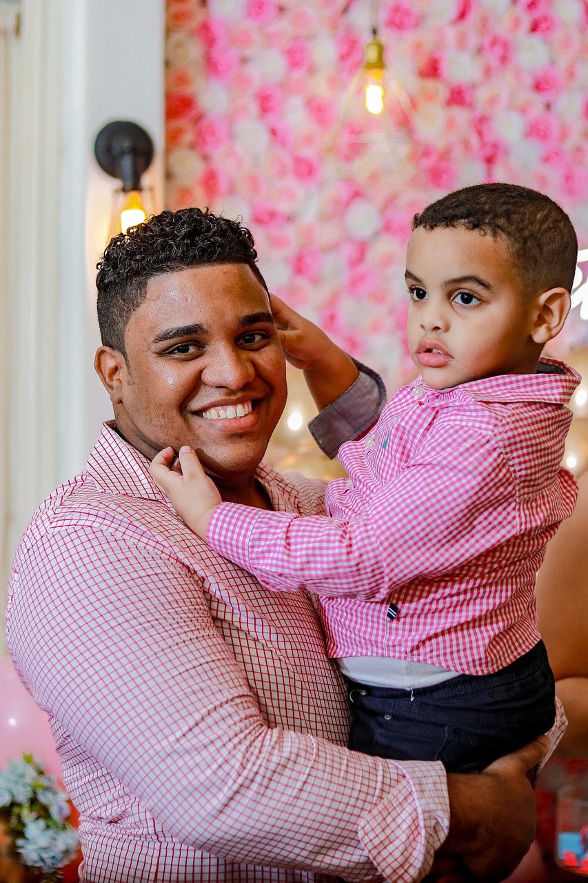 Father And Son Family Portrait  - OmarMedinaFilms / Pixabay