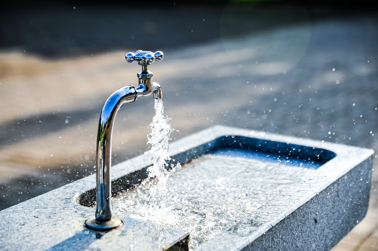 Faucet Sink Tap Tap Water Flow  - JonasKIM / Pixabay