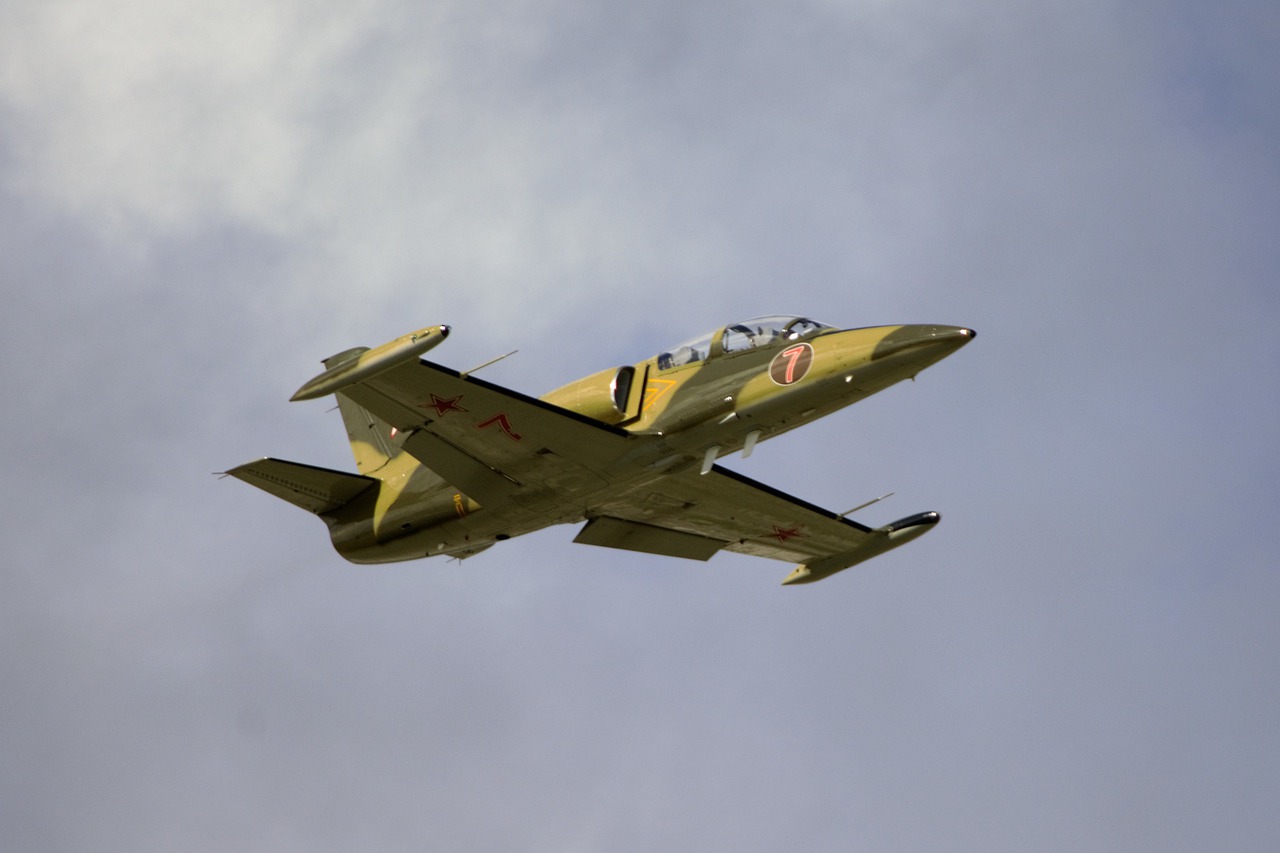 Fighter Jet Flying Military Green - Scottslm / Pixabay