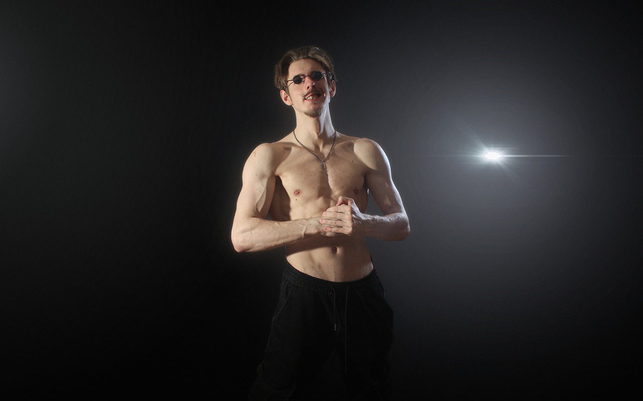 Fighter Workout Muscles Strong  - Raman_Spirydonau / Pixabay