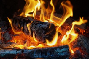 Fire Flame Hearth Campfire Heat  - Janvanbizar / Pixabay