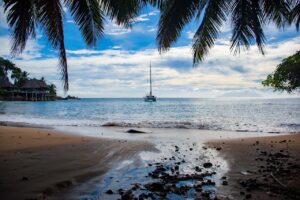 Fishing Boat Beach Shore Sea Ocean  - Ri_Ya / Pixabay