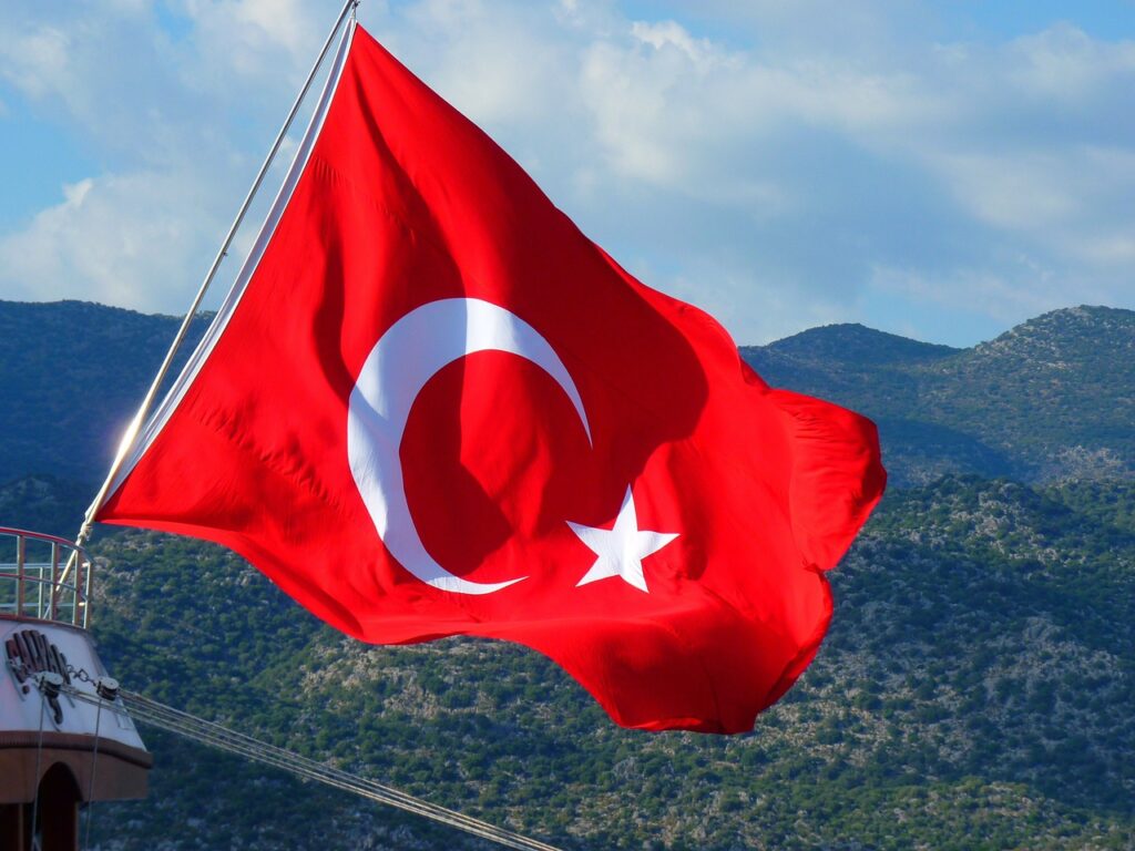 Flag Turkish Turkey Crescent  - LoggaWiggler / Pixabay