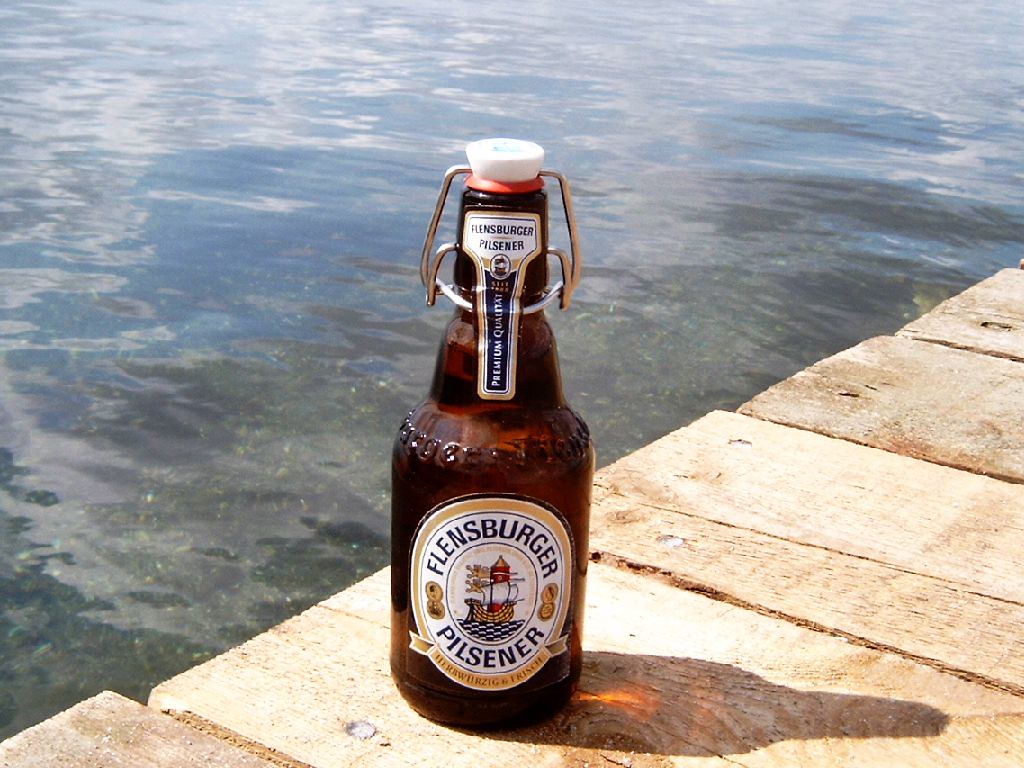 ビール フレンスブルク Flensburger Pilsner (Øl • Bjór • Beer • Bière • Bier • 麦酒)