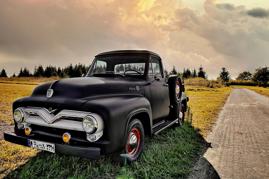 Ford F Pickup Truck Antique Car  - wolfeosti / Pixabay