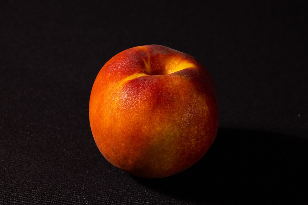 Fruit Peach Healthy Vitamin Fresh - Engin_Akyurt / Pixabay