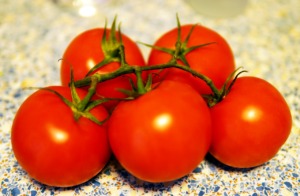 Fruit Tomatoes Organic Fresh  - matthiasboeckel / Pixabay