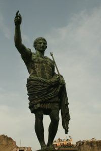 Gaius Iulius Caesar Statue Emperor  - pimpompin / Pixabay