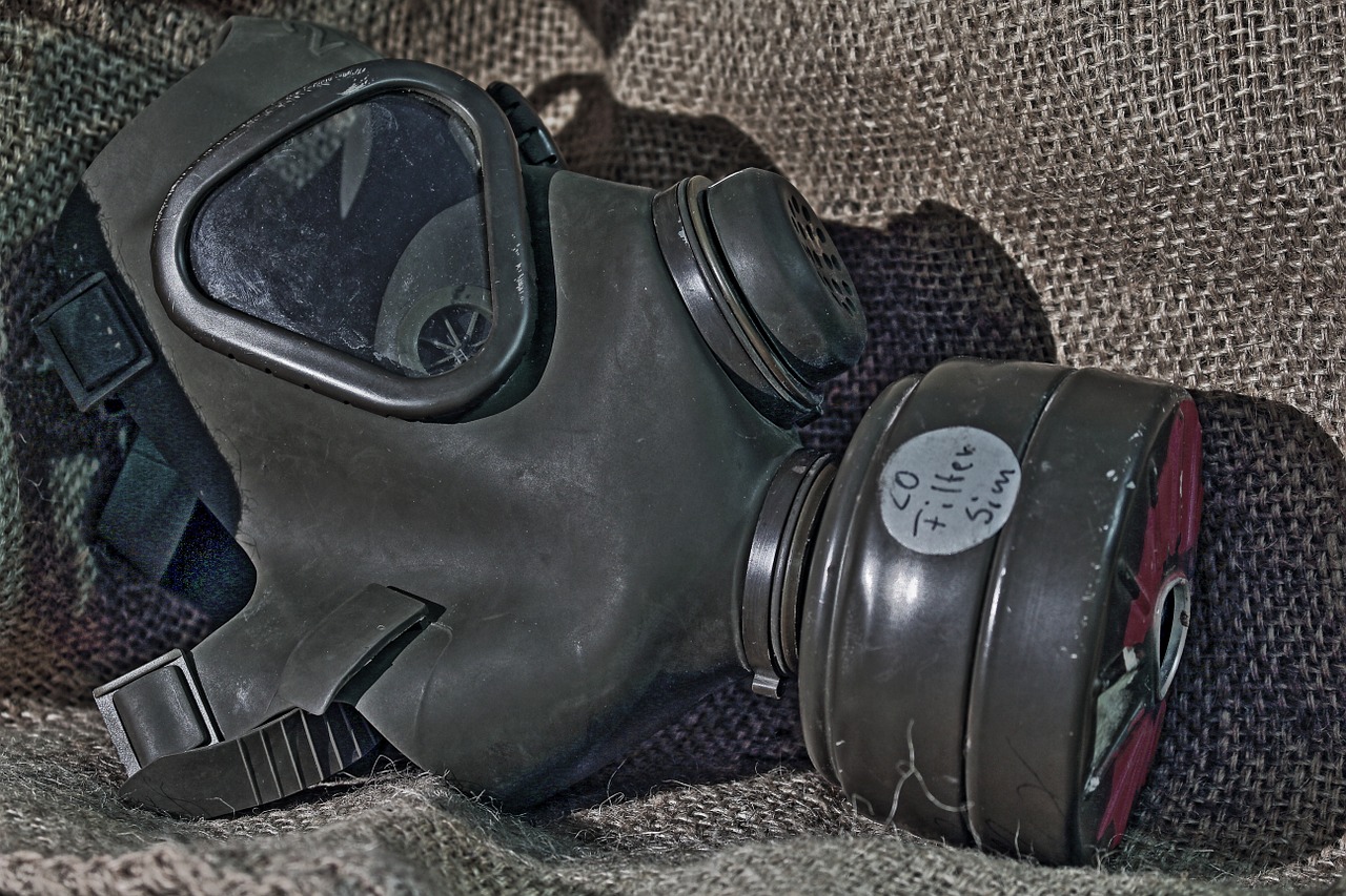 Gas Mask Breathing Mask Poison  - Tabble / Pixabay