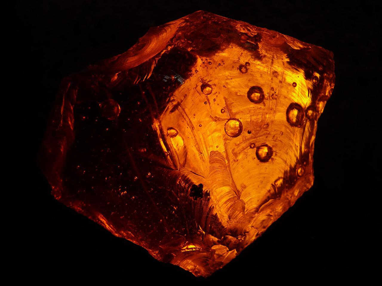 Gem Amber Stone Fossilized Resin  - Hans / Pixabay