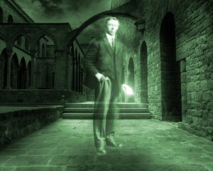 Ghost Man Vintage Dress Suit  - mollyroselee / Pixabay