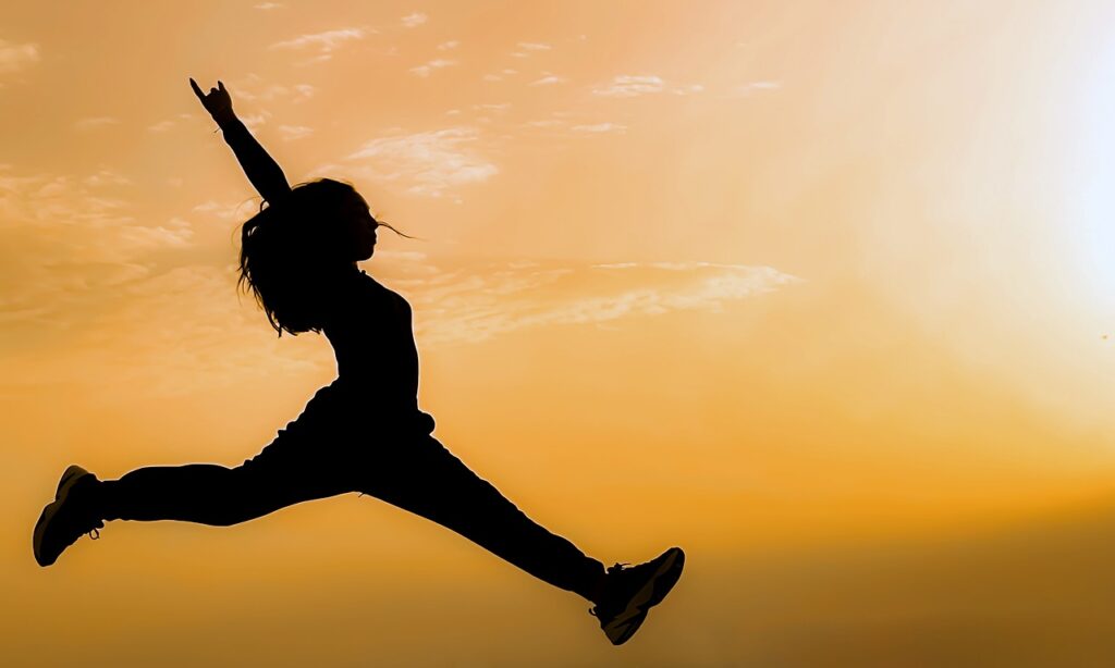 Girl Jumping Silhouette  - dimitrisvetsikas1969 / Pixabay