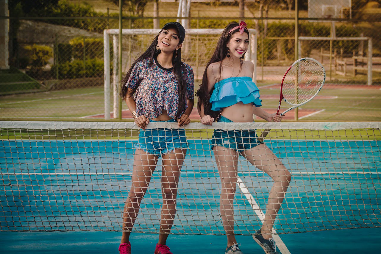 Girls Models Tennis Court Fashion  - jump1987 / Pixabay