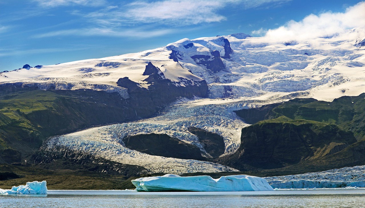 Glacier Iceberg Nature Landscape - terski / Pixabay