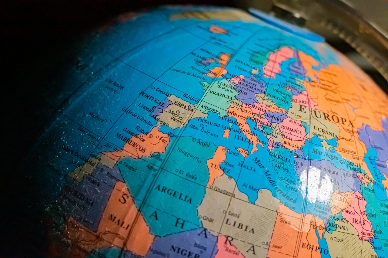 Globe Map Geography Continents - Javier_RTG / Pixabay