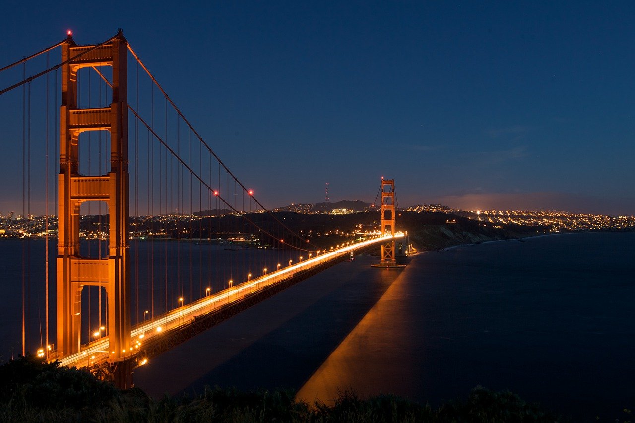 Golden Gate Bridge Night Lights  - undiscoveredcountry75 / Pixabay