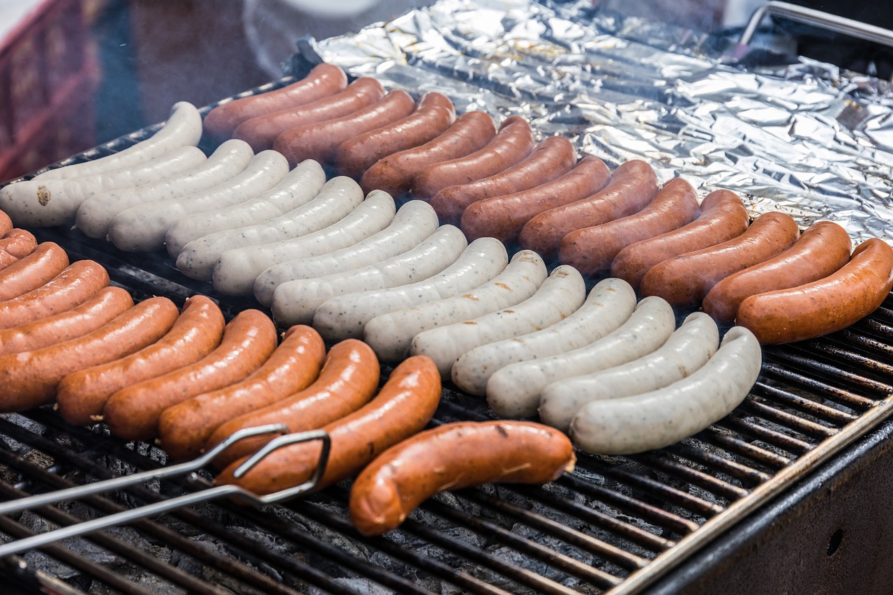 Grill Grilling Sausage Meal - Nachrichten_muc / Pixabay