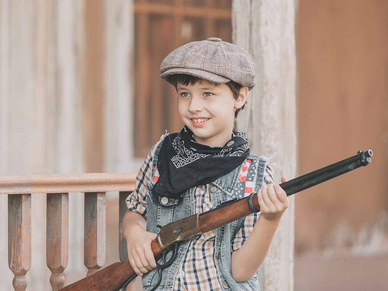 Gun Cowboy Boy Hunter Bandit - Victoria_Borodinova / Pixabay