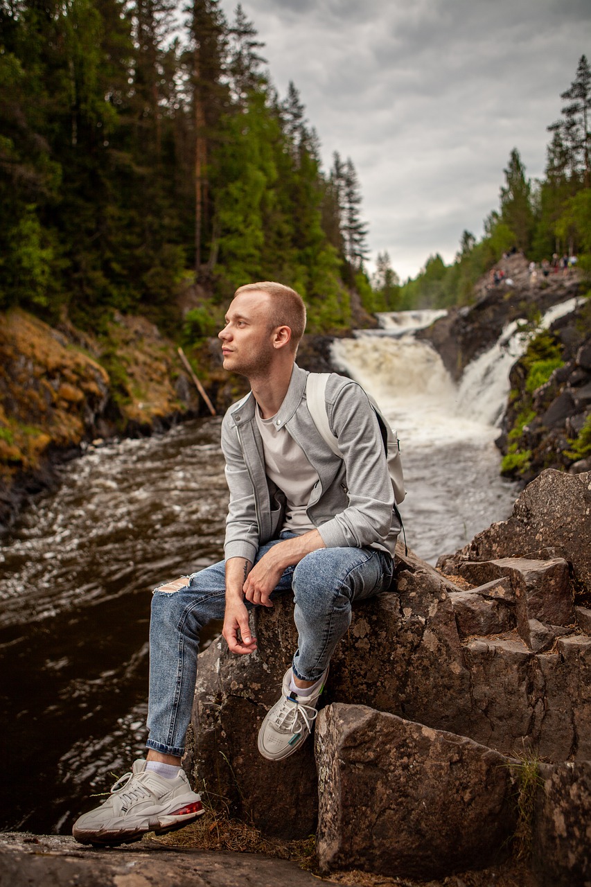 Guy Fashion Waterfall River Man - 00eug / Pixabay