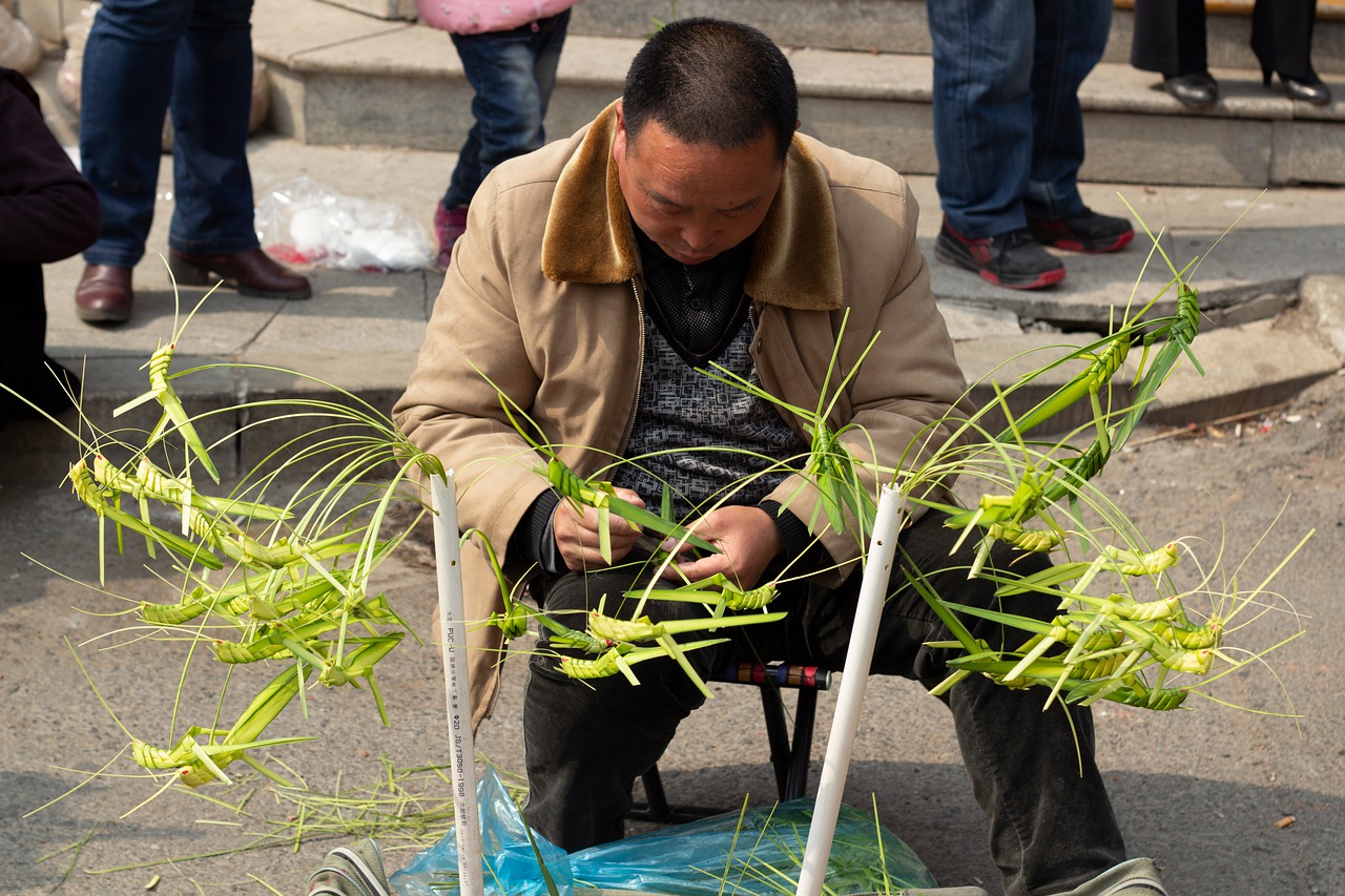 Handcraft Grasshopper Traditional  - desigood / Pixabay