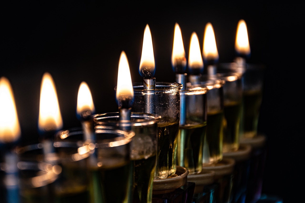 Hanukkah Menorah Flame Burn  - Ri_Ya / Pixabay