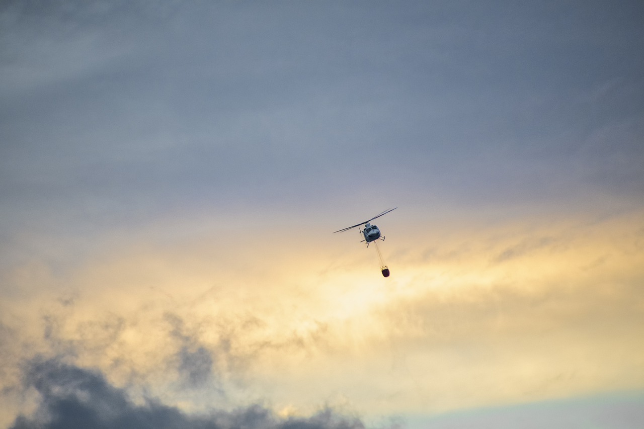 Helicopter Fire Rescue Smoke  - ELG21 / Pixabay