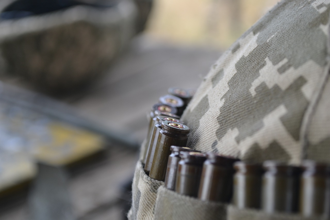 Helmet Ammo Cartridge Kalashnikov  - stayerimpact / Pixabay