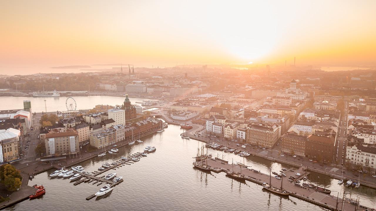 Helsinki Finnish Sunset Aerial View  - kostiolavi / Pixabay