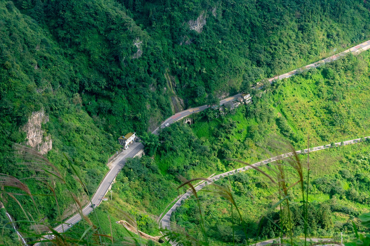 Highway Mountain Countryside  - lin2015 / Pixabay