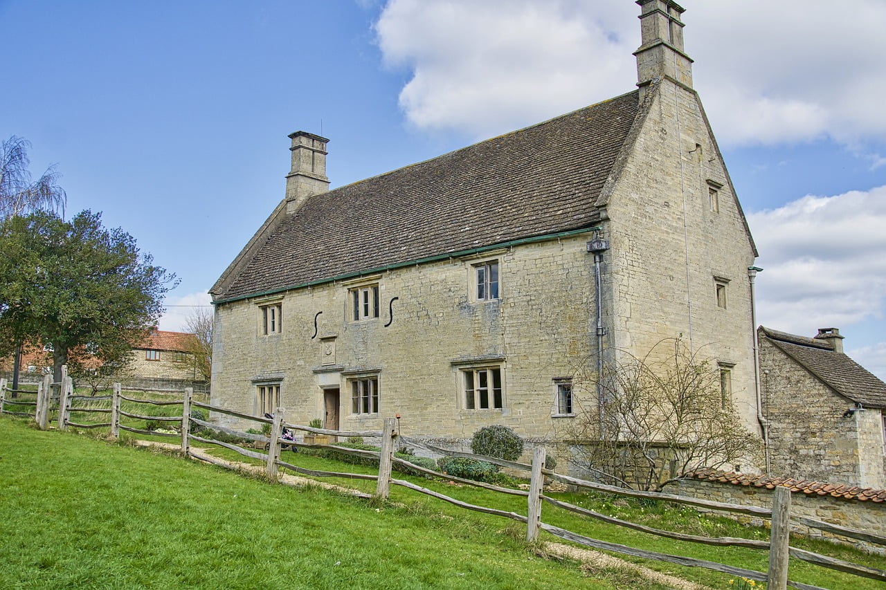 Home Newton Physics Science Issac  - MemoryCatcher / Pixabay