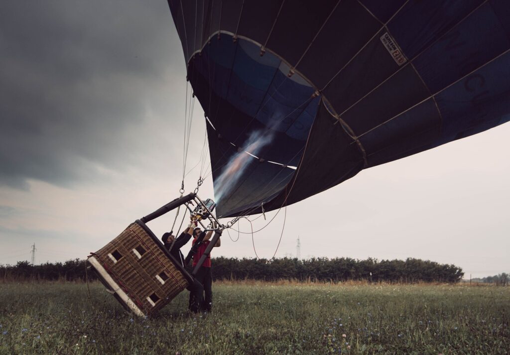 Hot Air Balloon Ballon Ballooning  - Nicolae_Balt / Pixabay