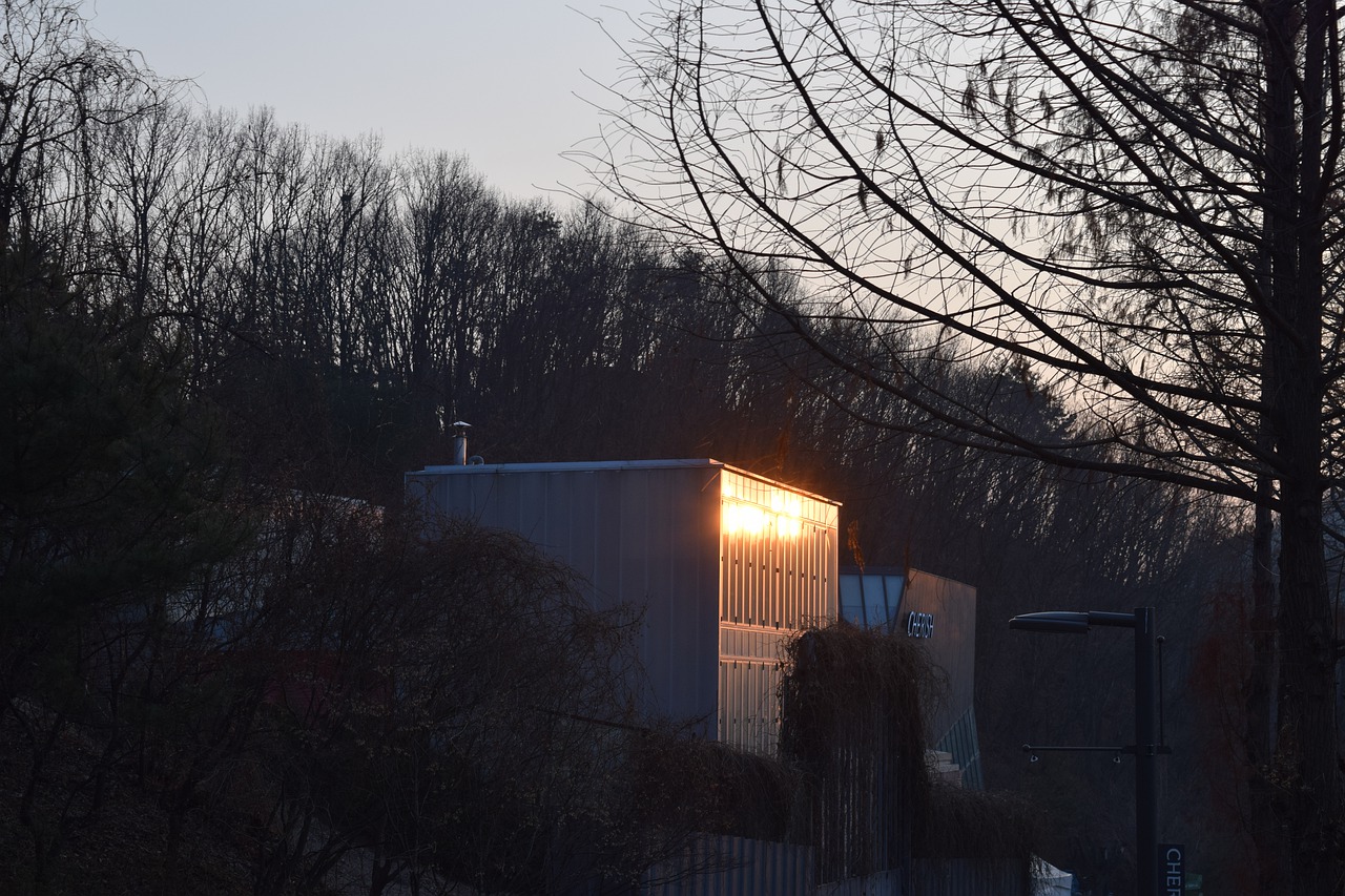 House Container Dark Sunset Dusk - hhghh5511 / Pixabay