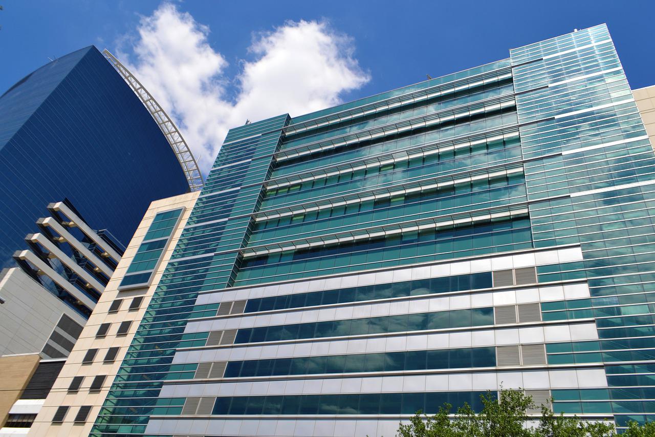 Houston Methodist Clinic Emergency  - ArtisticOperations / Pixabay