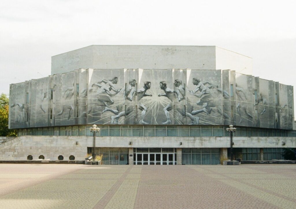 gray and white concrete building