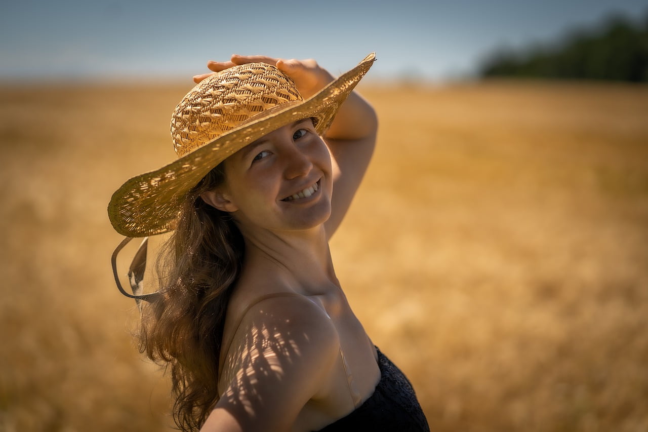 Human Person Woman Face Female  - Lars_Nissen / Pixabay