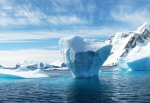 Iceberg Antarctica Polar Blue Ice  - 358611 / Pixabay